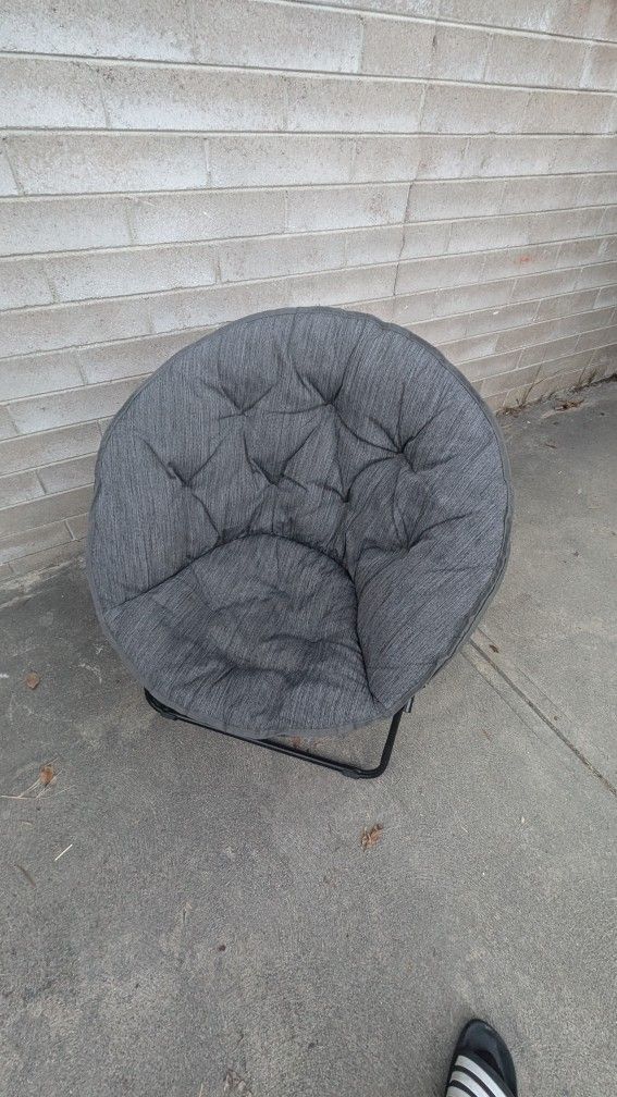 Folding Saucer Chair/Moon Chair