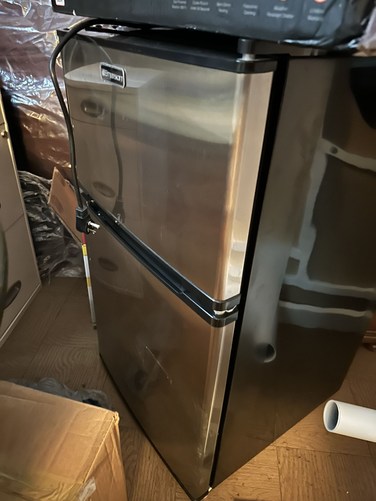 Emerson Mini Fridge