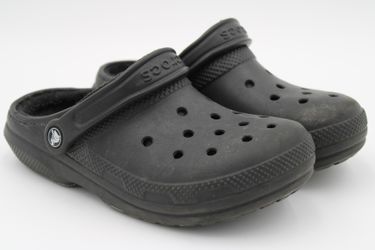 Crocs Classic Lined Clogs Black Fuzzy Men’s 5 / Women’s 7
