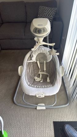 Graco Baby Swing with Mobile