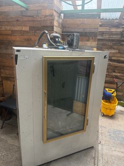Ice merchandiser