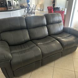 Trevino Place Leather Dual Reclining Living Room Set