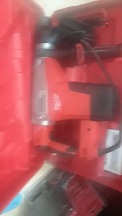 Milwaukee floor stapler