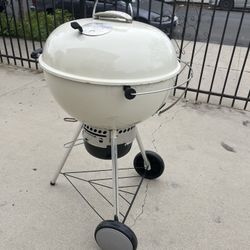 Weber Master Touch Grill. Asador Para Usarse Con Carbon 