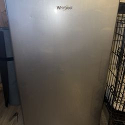 Whirlpool Mini Fridge 