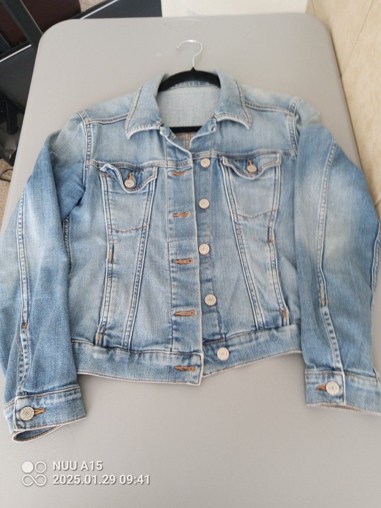 Rock & Republic Women's Stretchy Jean Jacket