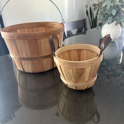 Crafts- 2 Fruit Baskets. 