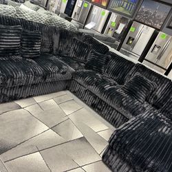 Sectional Sofa W Storage Chaise,pillows and Pull Out Bed 