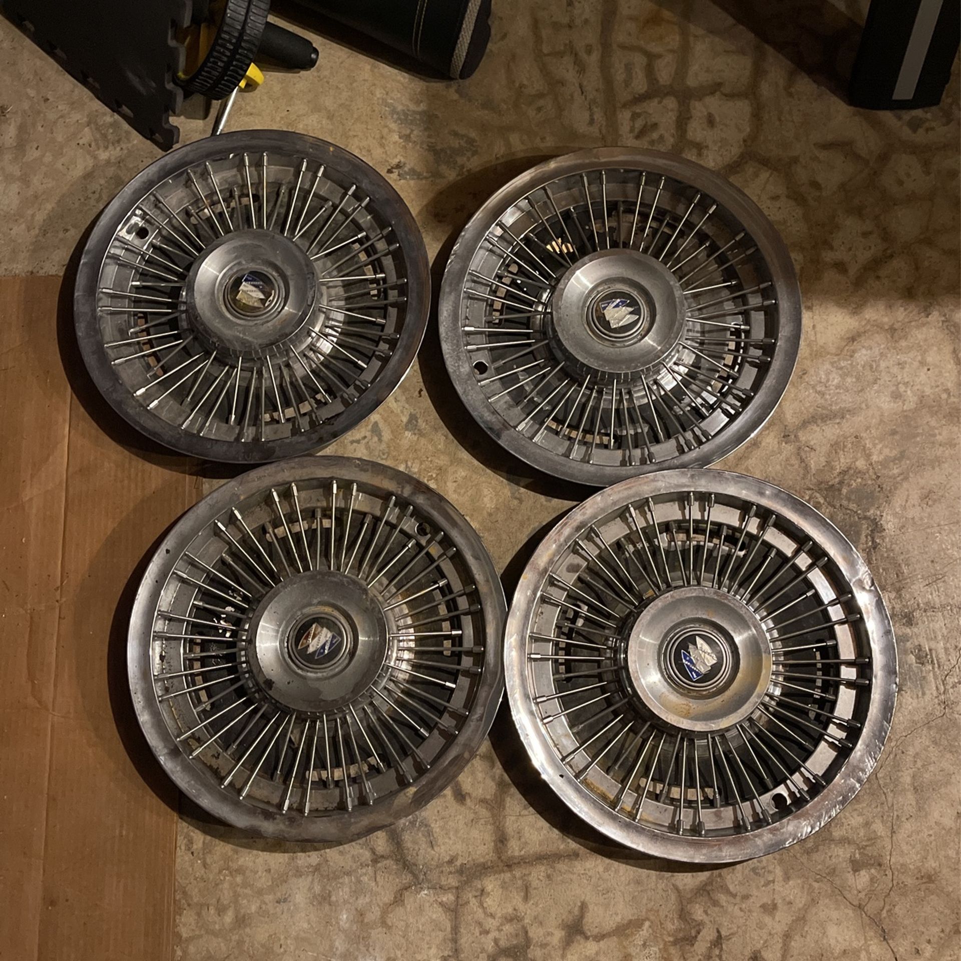 Hubcaps ( Buick)