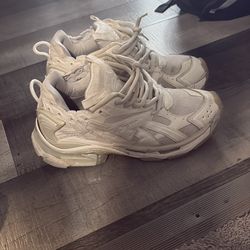 balenciaga runner size 41