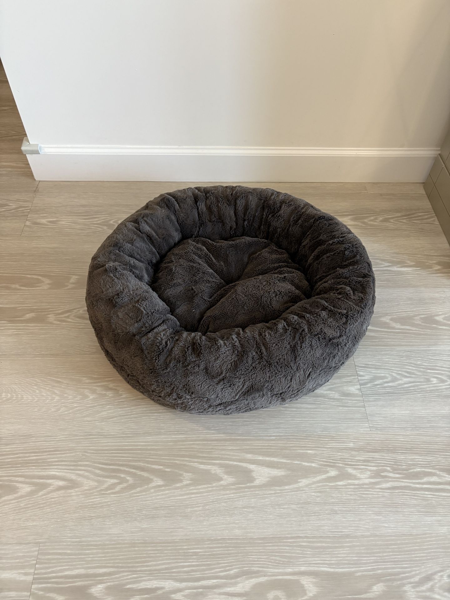 Best Friends by Sheri Original Calming Donut Dog and Cat Bed, Lux Faux Fur, Mink Dark Gray, (23in x 23in) - Anxiety Relief for Pets Up to 25 lbs