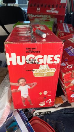 Huggies little snugglers size 4 ,104 count