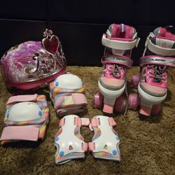 Skates, helmet, elbow pads and knee pads for girls 
