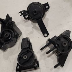 98-02 Toyota Corolla/Chevy Prism Motor And Tranny Mount Set