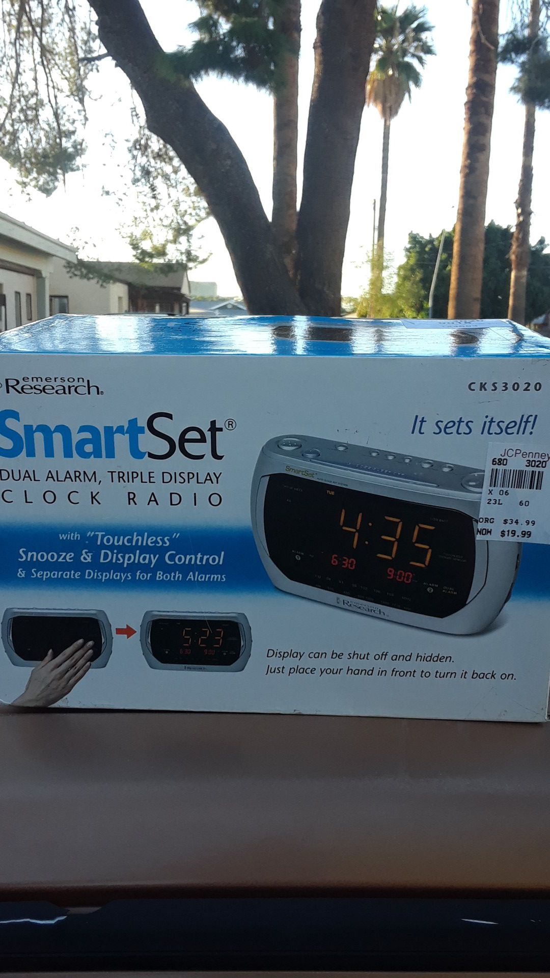 Smart Set clock radio