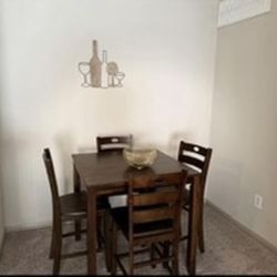 🍽️ 4-Piece Counter-Height Dining Set – Good Condition! 