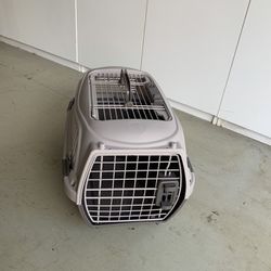 Small Dog/ Cat Carrier((new)