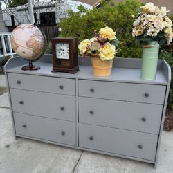 Gray Modern 6 Drawer Dresser Chest of Drawers Furniture Great Condition 