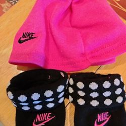 Newborn Nike Hat And Socks 