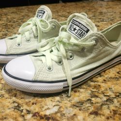 Converse Chuck Taylor All Star Low Top Sneakers Size 7