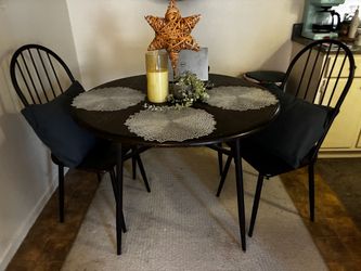42” dining table