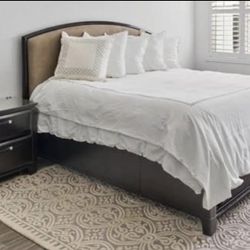 KING BEDROOM COMPLETE WITH MATTRESS