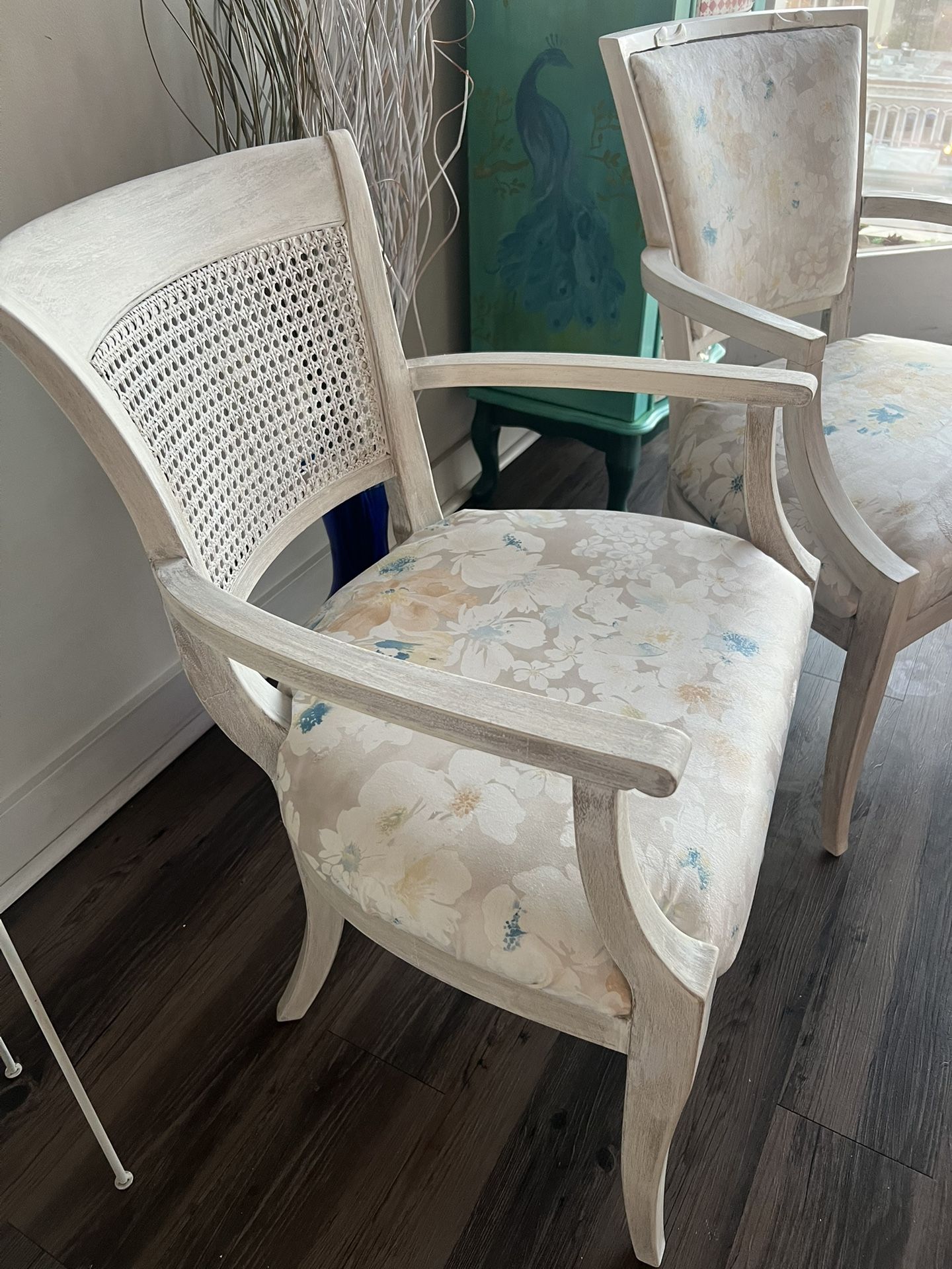 Arm chair / Dining Chair / Accent Chair