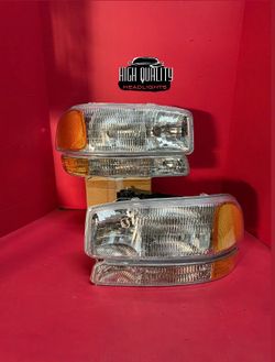 GMC Sierra 1999-2006 headlights