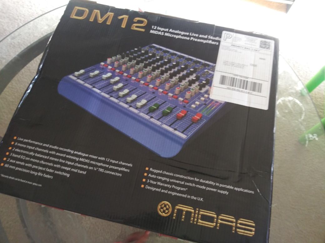 Mixer MIDAS DM12