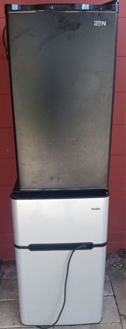 Mini Fridges for Parts/Repair(READ DESCRIPTION)