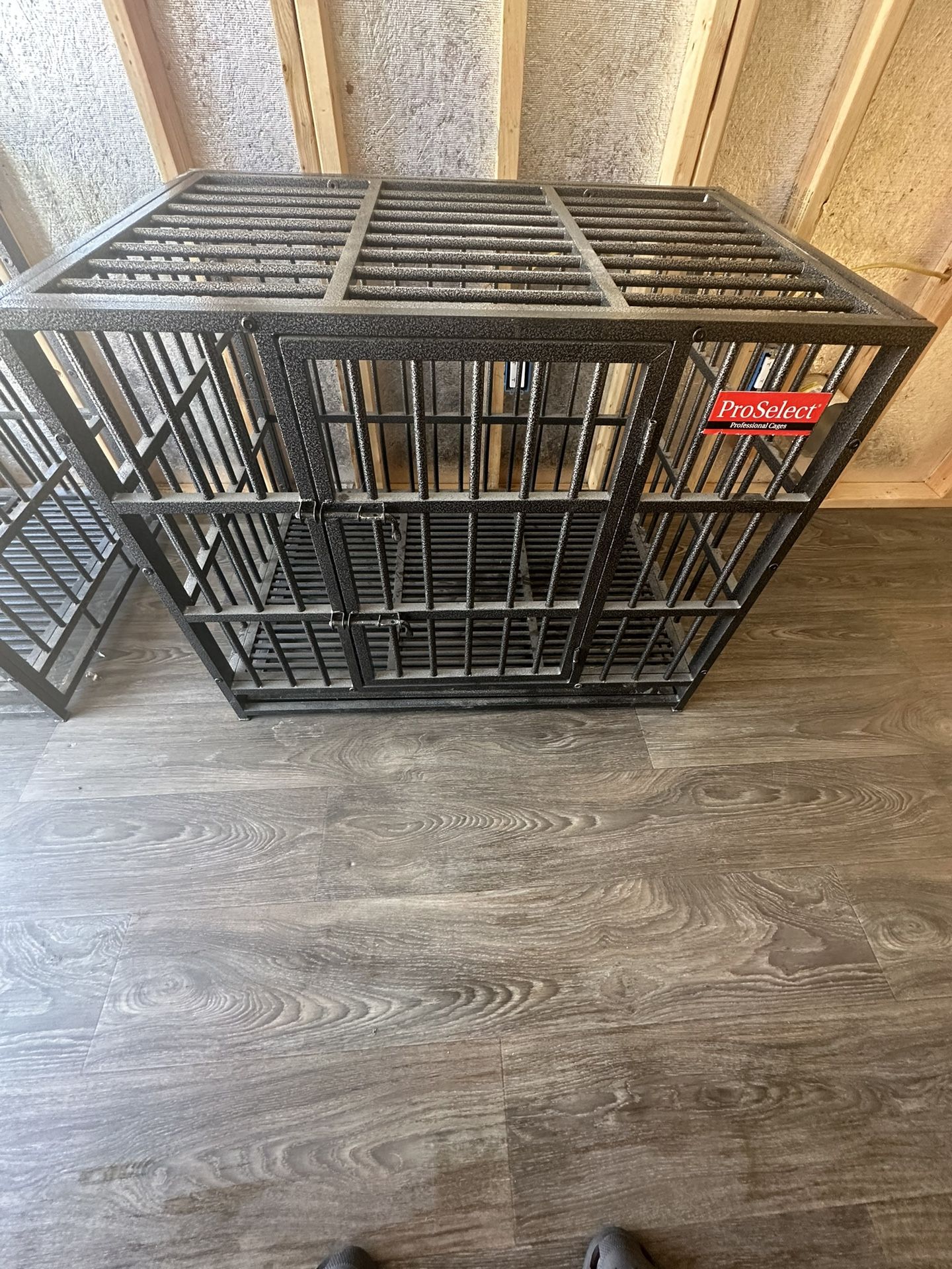 Dog Kennel/Crate