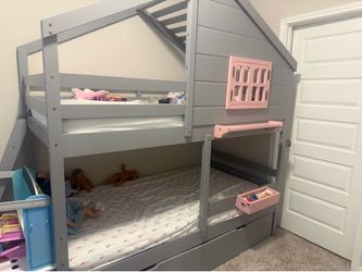 🏡 House-Style Bunk Bed for Sale – Like New!
