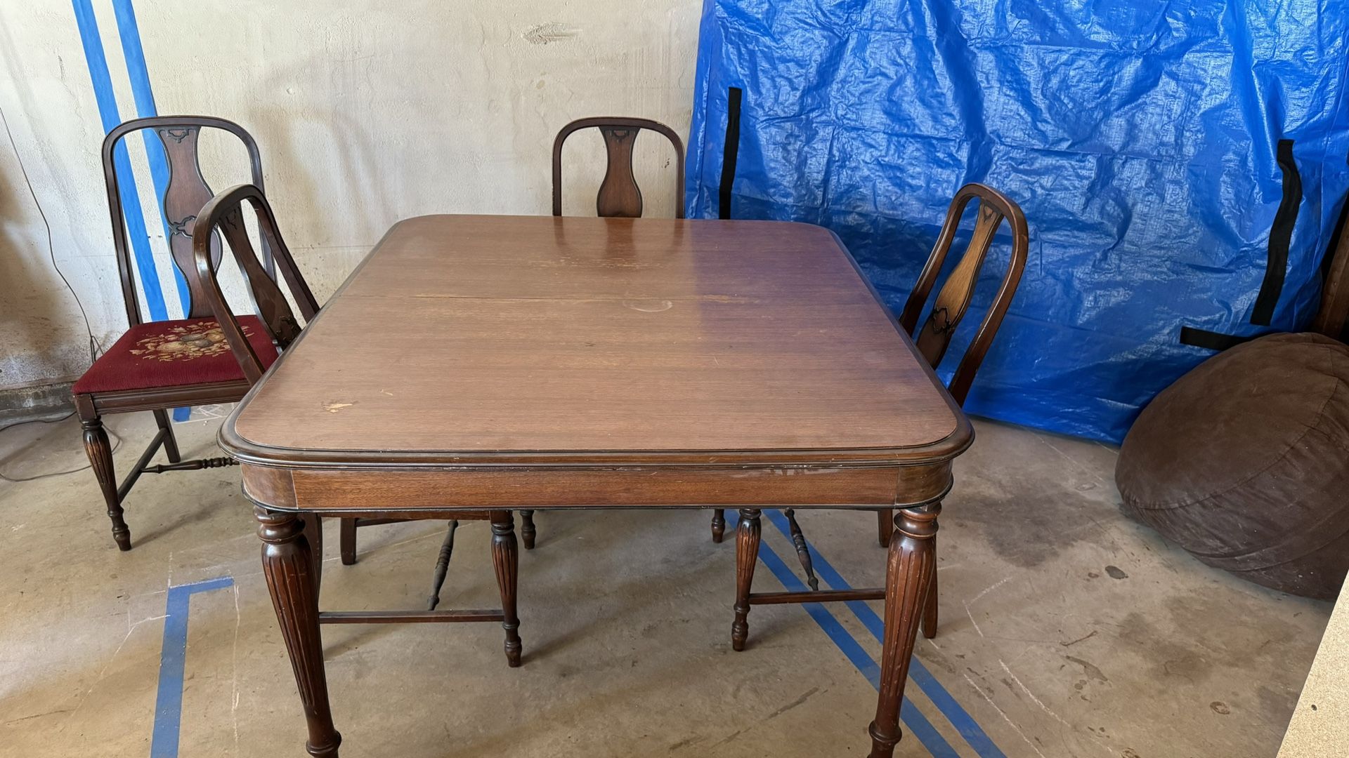 Extendable Dining Table With Chairs