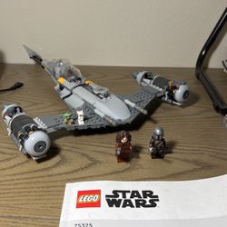 LEGO Star Wars The Mandalorian’s N-1 Starfigher 75325