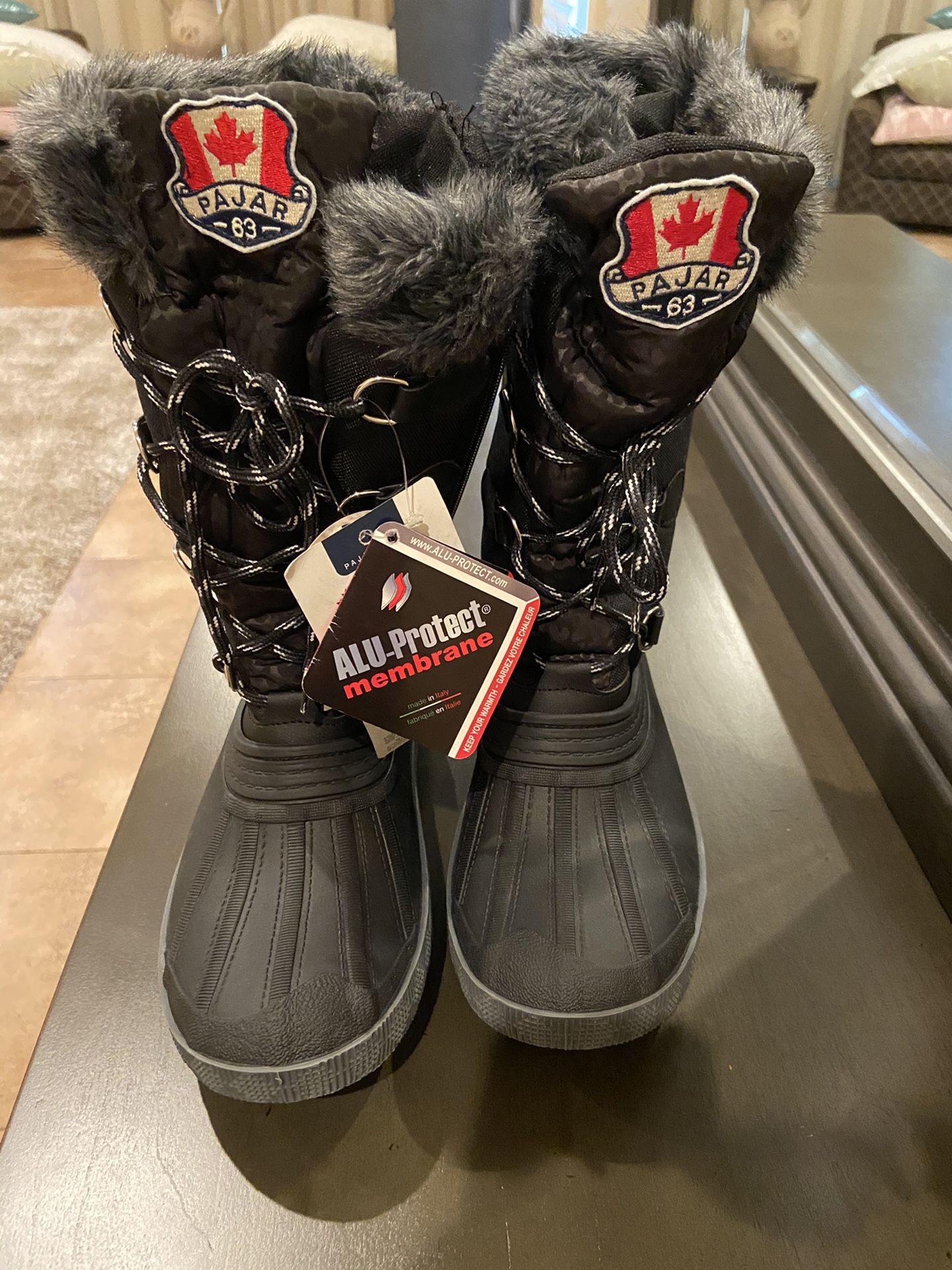 Pajar Canada women’s snow boots - brand new