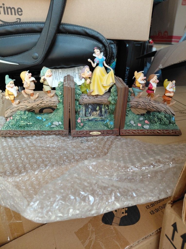 Snow White Figurines