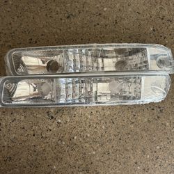 Yukon/Tahoe Front Grill Lights Clear 
