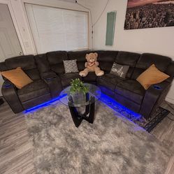 Electric Reclining Sectional Sofa/ Couch (We Deliver) 