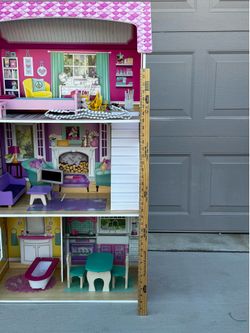 Kid craft Dollhouse with furniture