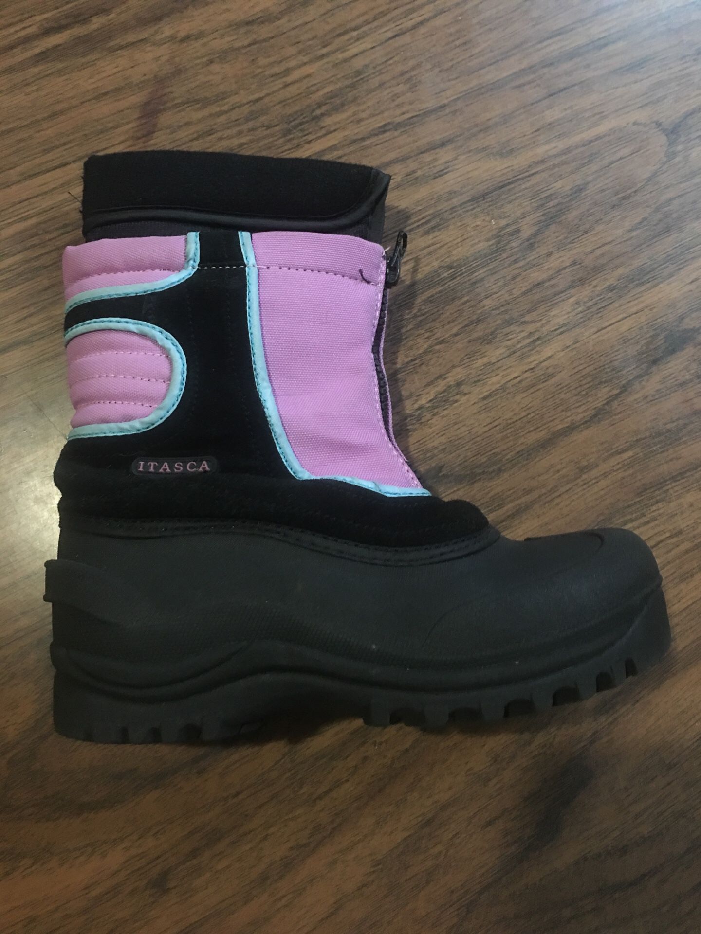 Girls snow boots size 3