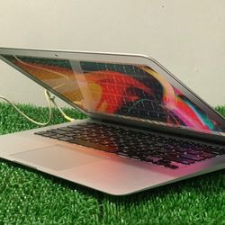 Apple MacBook Air 13” I5/8GB/256GB SSD $180