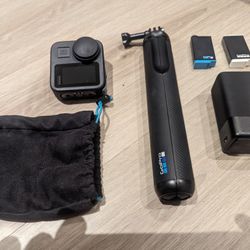 GoPro Max 360 camera + accessories 