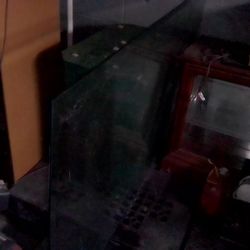 Glass Dinning Table And Chairs 