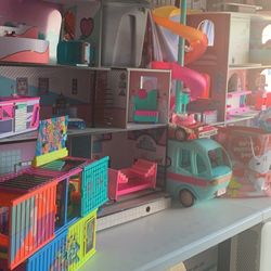 lol Lot Over 60 Dolls 2 House Tons Of Accessories And Furniture And A Van Car All For $75