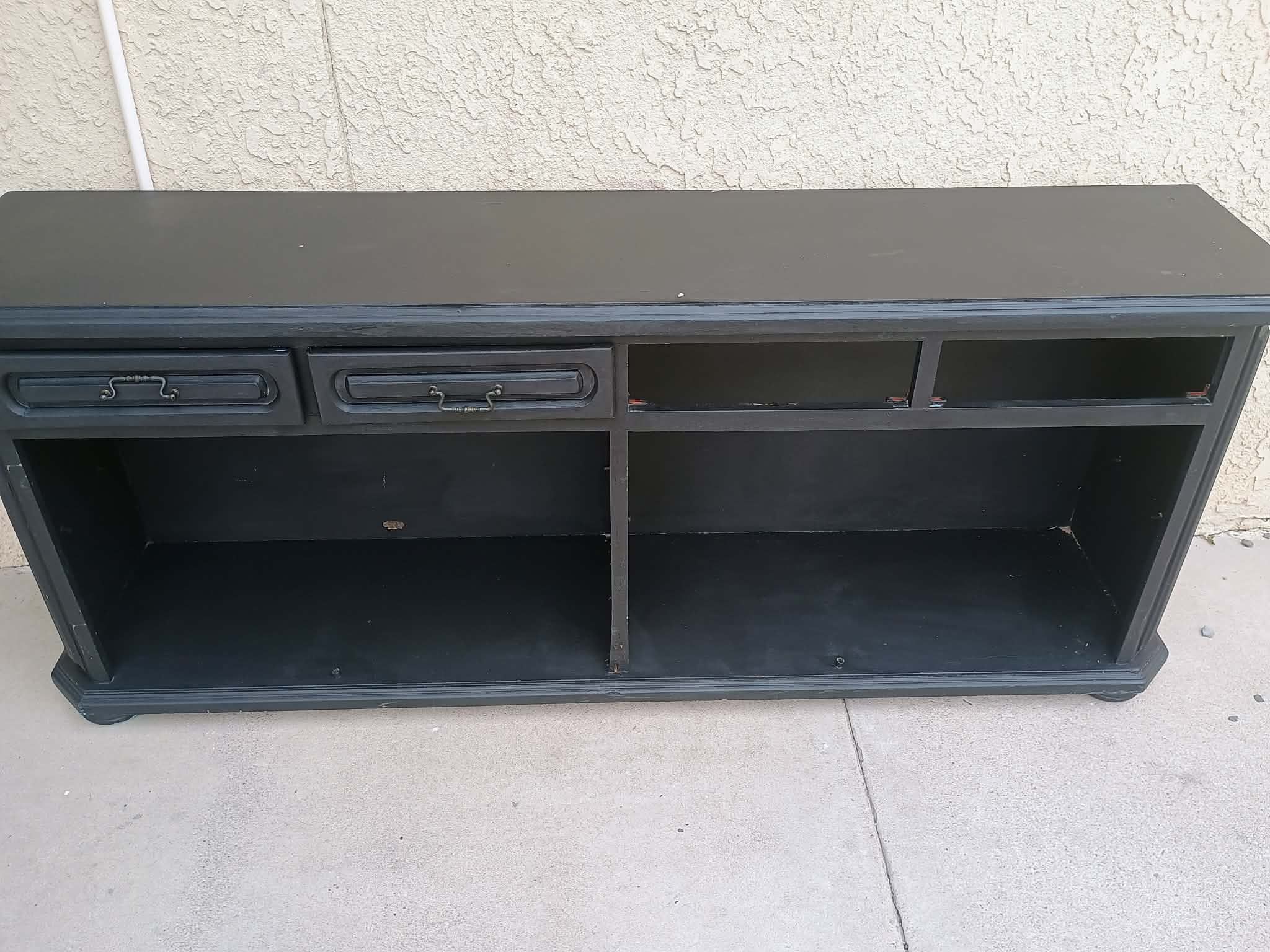 Black T.v Stand With Shelf's