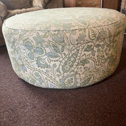 Cocktail Ottoman