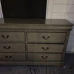 6 Drawer Dresser