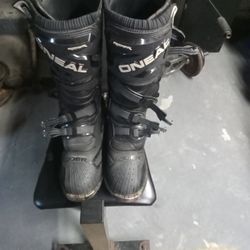 Is O'Neal motocross boot Is men size 10