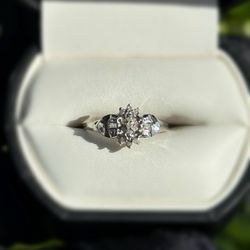 Jewelry 10k solid white gold natural diamond 0.10CTW ring sz 6.25