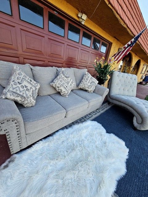 Beautiful Set 2 Couch With Folding Bed And Luxury Lounge Color Gray With Pillows